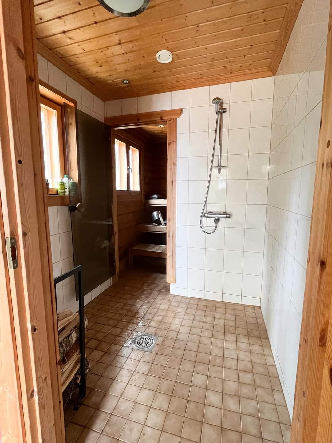 Pesu- ja suihkutilat